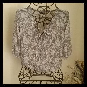 Crop Express flower print shear blouse!